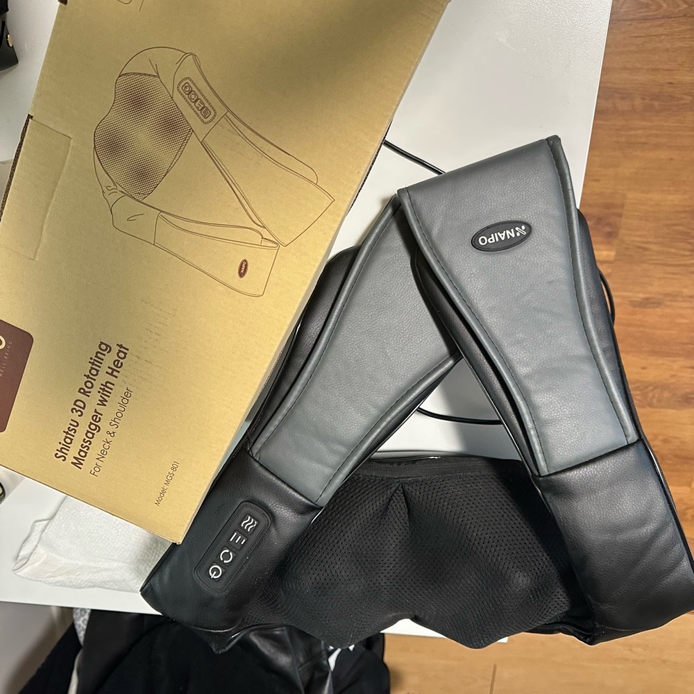 Black Shiatsu 3D Rolling Massager with Heat